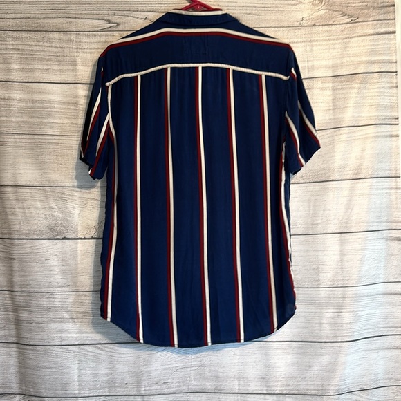 Hollister Men's Button Down Blue with Red and White Stripes Size SMALL - Picture 2 of 4